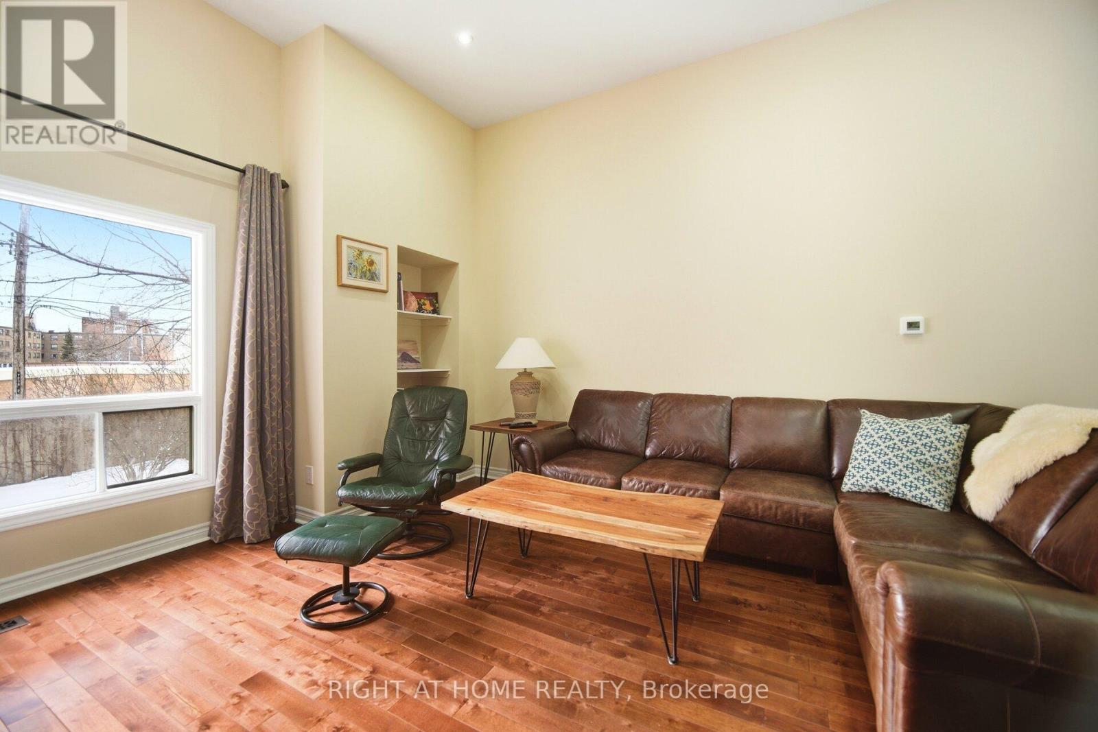 94 Dutch Myrtle Way, Toronto, Ontario  M3B 3K8 - Photo 17 - C13212314