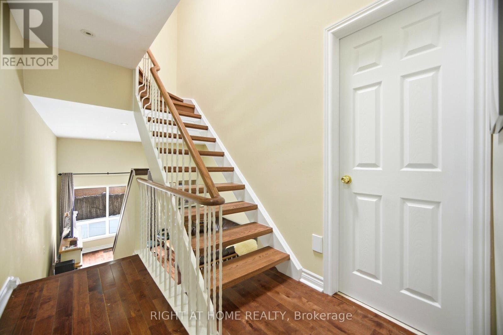 94 Dutch Myrtle Way, Toronto, Ontario  M3B 3K8 - Photo 21 - C13212314