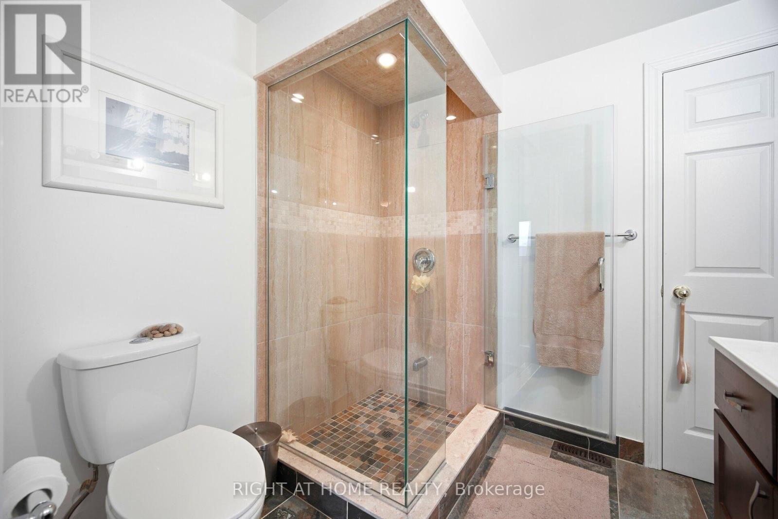 94 Dutch Myrtle Way, Toronto, Ontario  M3B 3K8 - Photo 29 - C13212314