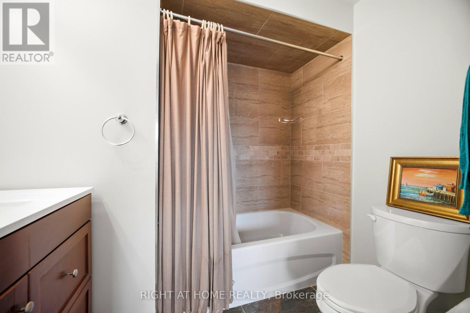 94 Dutch Myrtle Way, Toronto, Ontario  M3B 3K8 - Photo 32 - C13212314