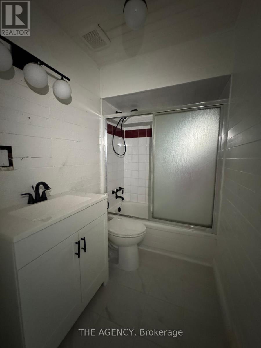 1910 Glendale Drive, Pickering, Ontario  L1V 1V7 - Photo 19 - E13212318