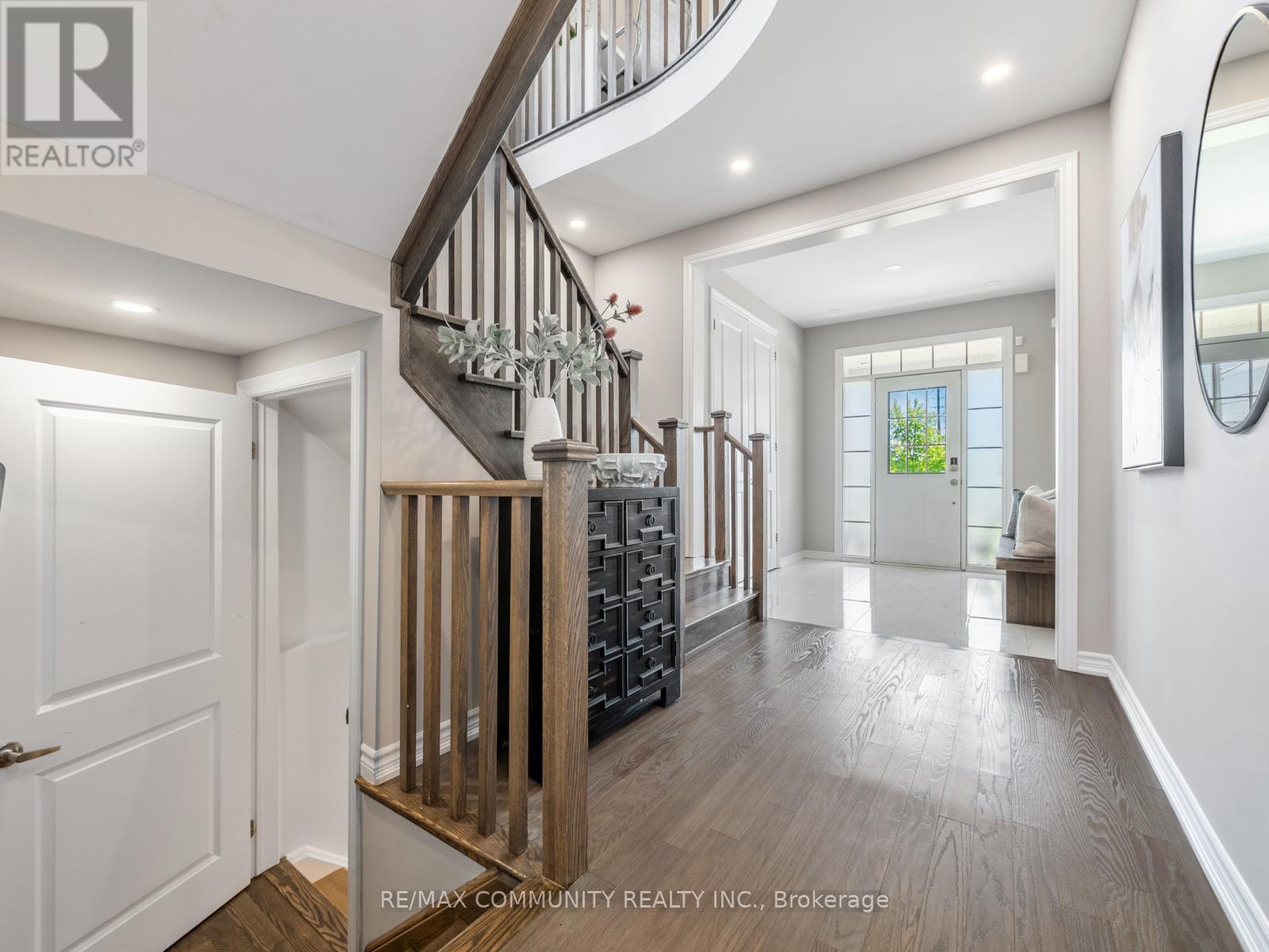 22 Coates Of Arms Lane, Ajax, Ontario L1T 3S2 - Photo 6 - E13212344
