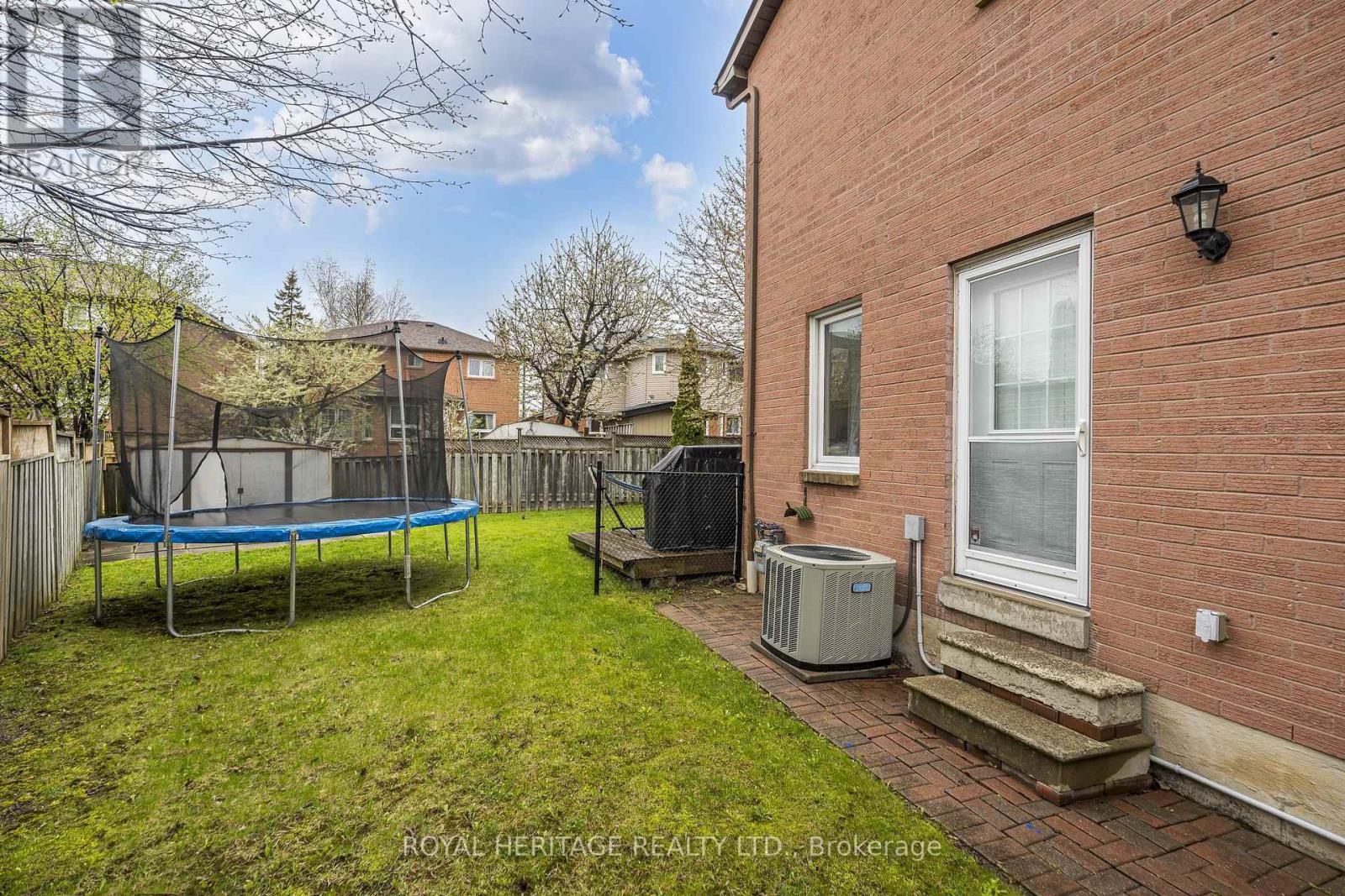 35 Hughes Crescent, Ajax, Ontario  L1T 3P9 - Photo 21 - E13212348