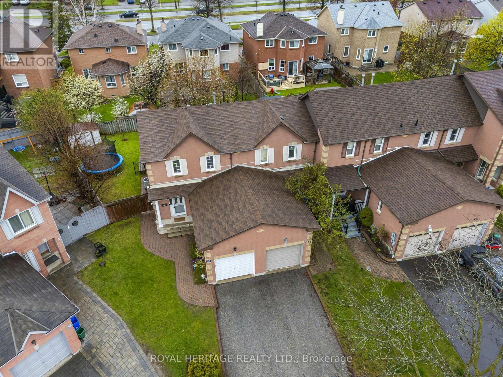35 Hughes Crescent, Ajax, Ontario  L1T 3P9 - Photo 3 - E13212348