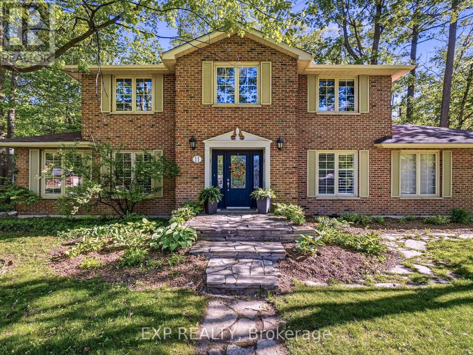 11 SPENCE AVENUE, Springwater, Ontario