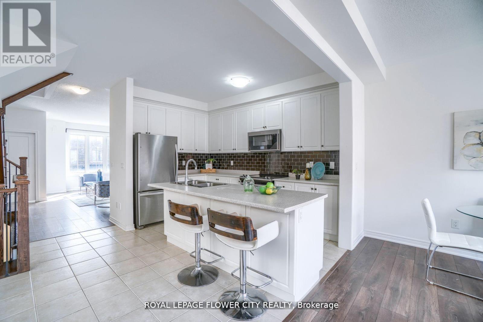 14 Faye Street, Brampton, Ontario  L6P 4M9 - Photo 5 - W13212304