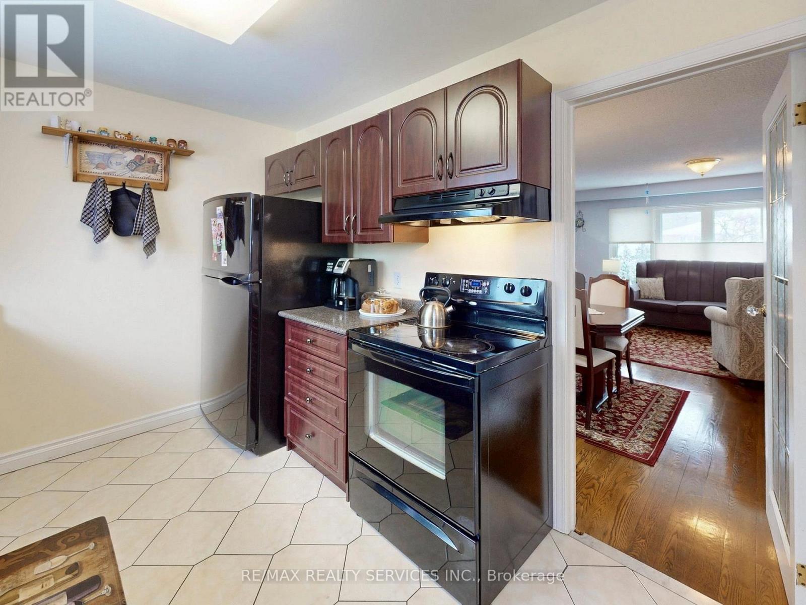 16 Grassington Crescent, Brampton, Ontario  L6S 1Z6 - Photo 15 - W13212346