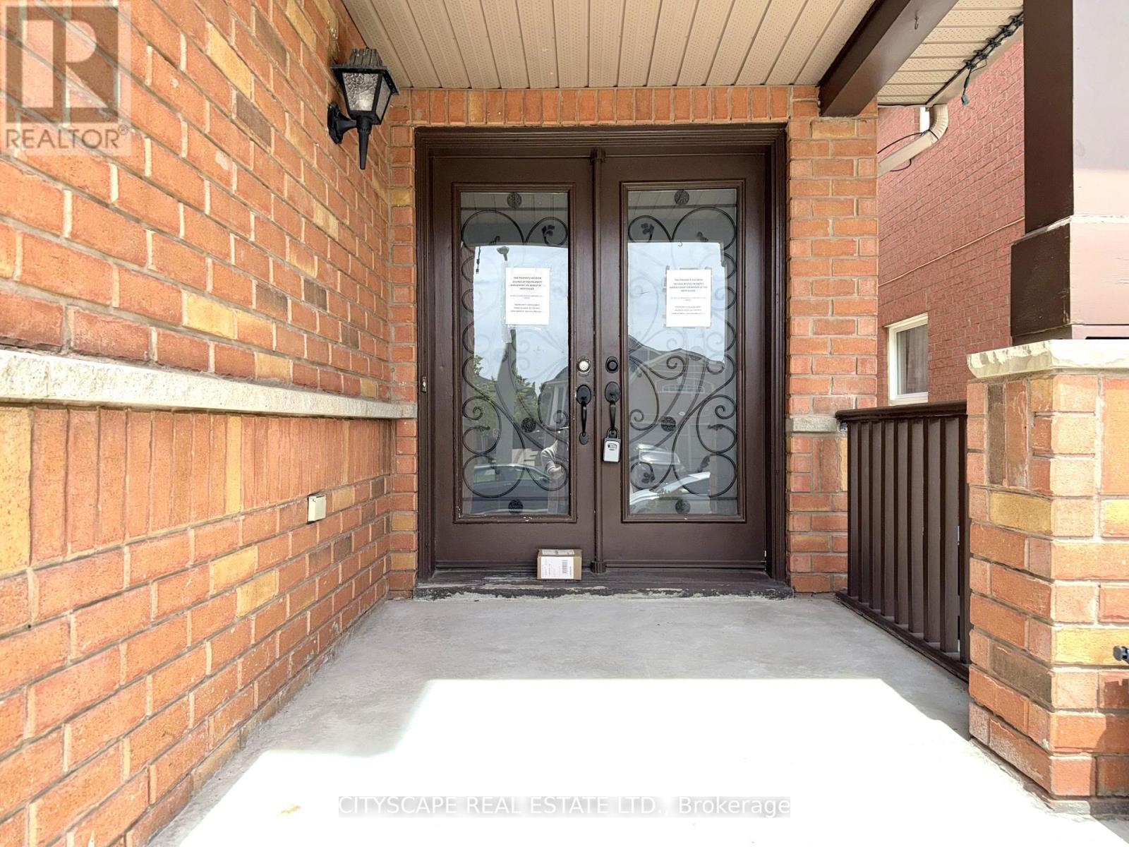 68 Vintage Gate, Brampton, Ontario  L6X 5C2 - Photo 4 - W13212354