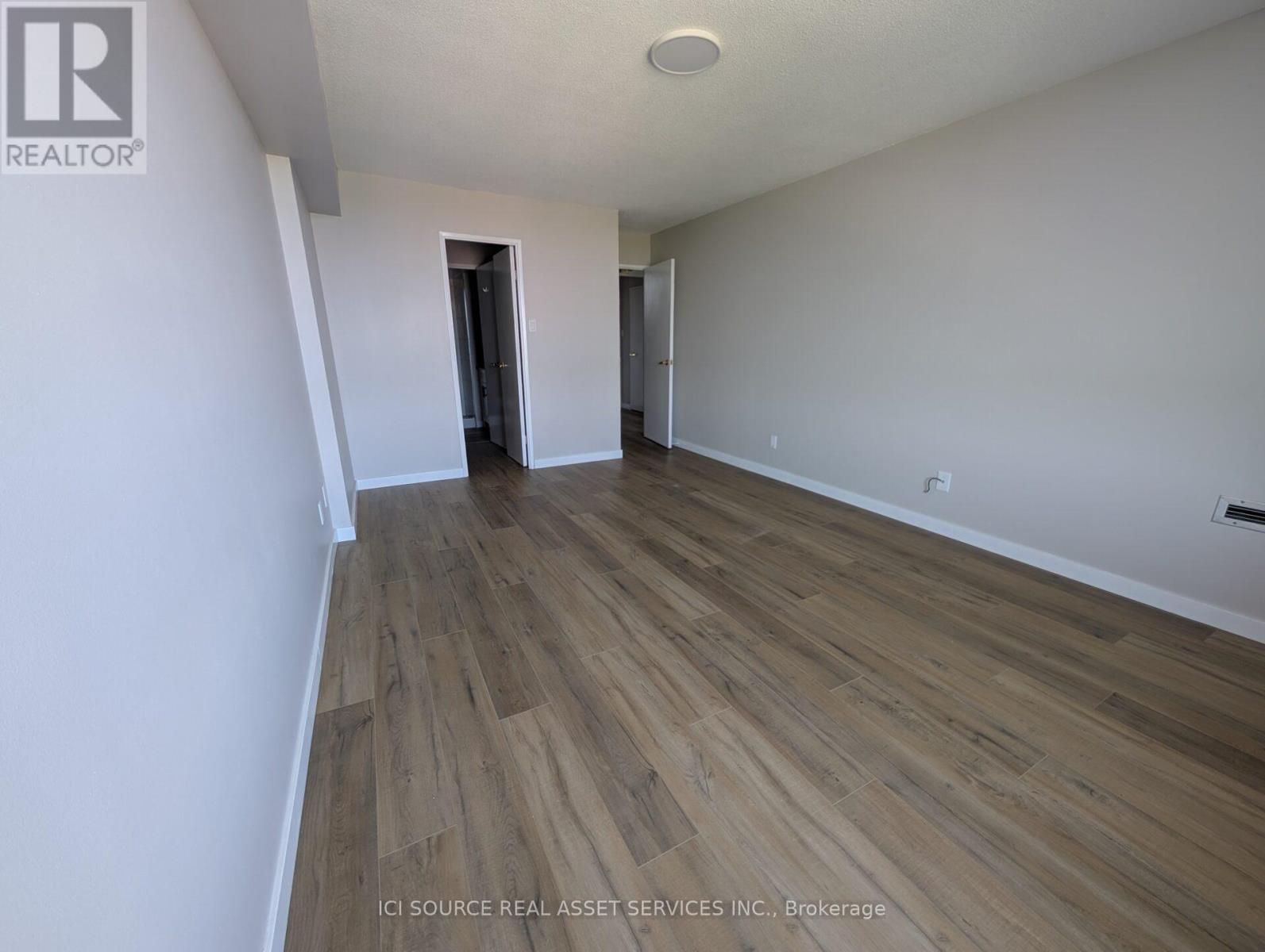 E3 - 284 Mill Road, Toronto, Ontario  M9C 4W6 - Photo 11 - W13212402