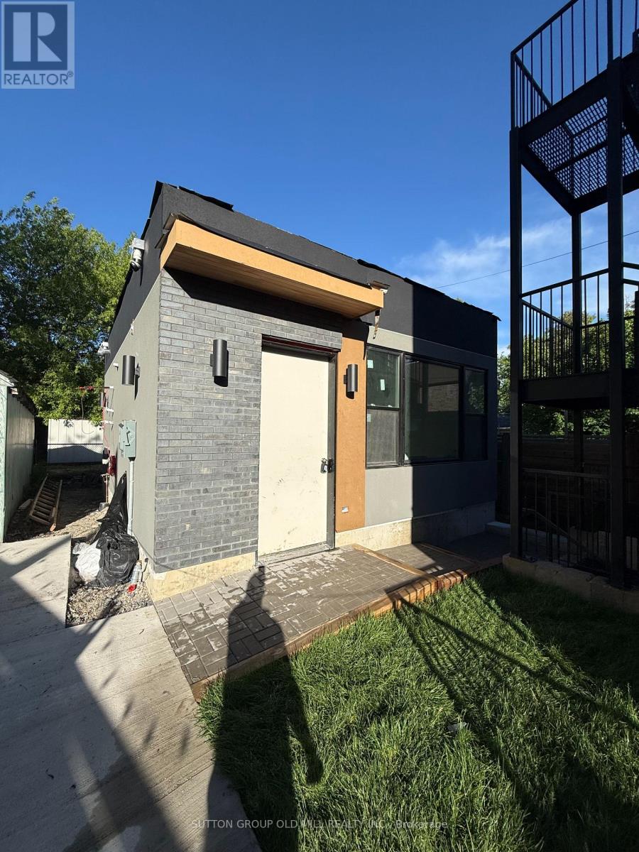 05 - 625 Harvie Avenue, Toronto, Ontario  M6E 4M4 - Photo 3 - W13212406