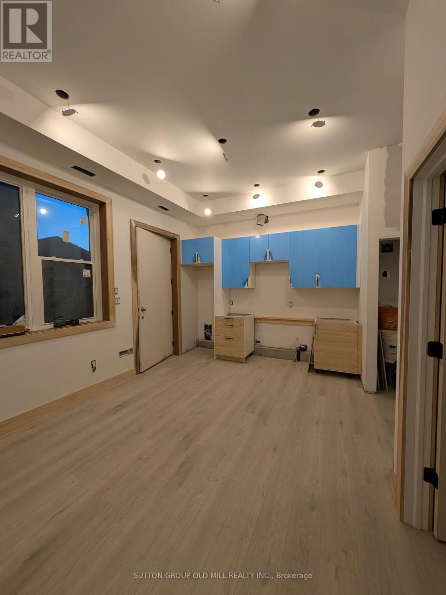 05 - 625 Harvie Avenue, Toronto, Ontario  M6E 4M4 - Photo 5 - W13212406