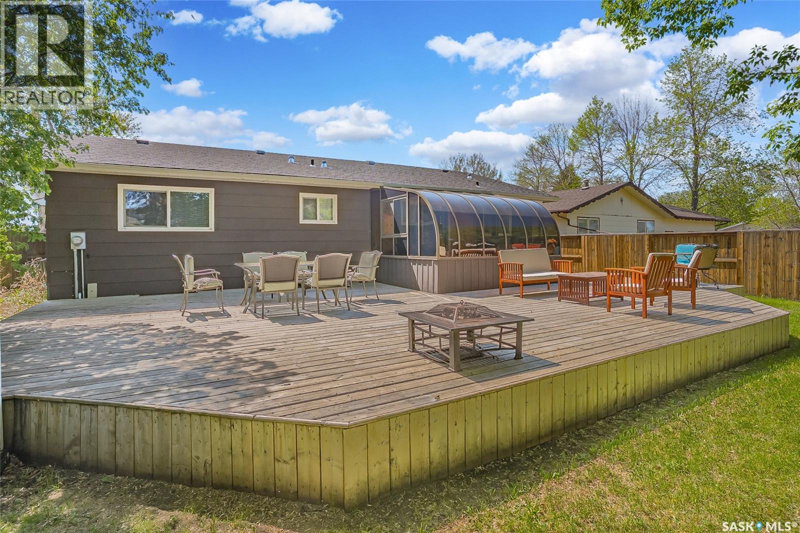 215 Neatby Crescent, Saskatoon, Saskatchewan  S7M 4W9 - Photo 3 - SK037404
