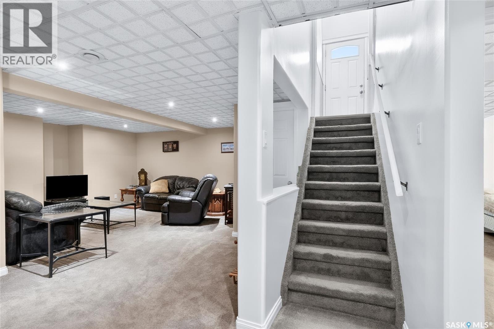 215 Neatby Crescent, Saskatoon, Saskatchewan  S7M 4W9 - Photo 32 - SK037404
