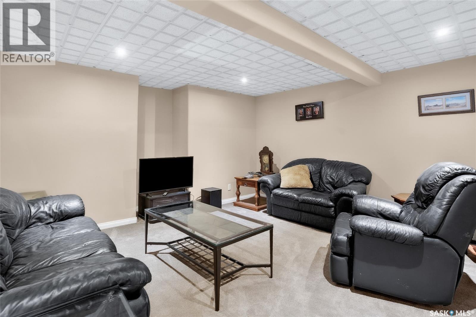 215 Neatby Crescent, Saskatoon, Saskatchewan  S7M 4W9 - Photo 34 - SK037404