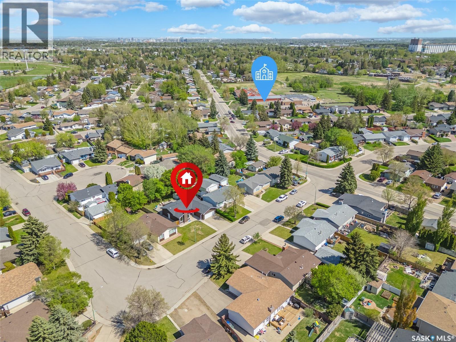 215 Neatby Crescent, Saskatoon, Saskatchewan  S7M 4W9 - Photo 5 - SK037404