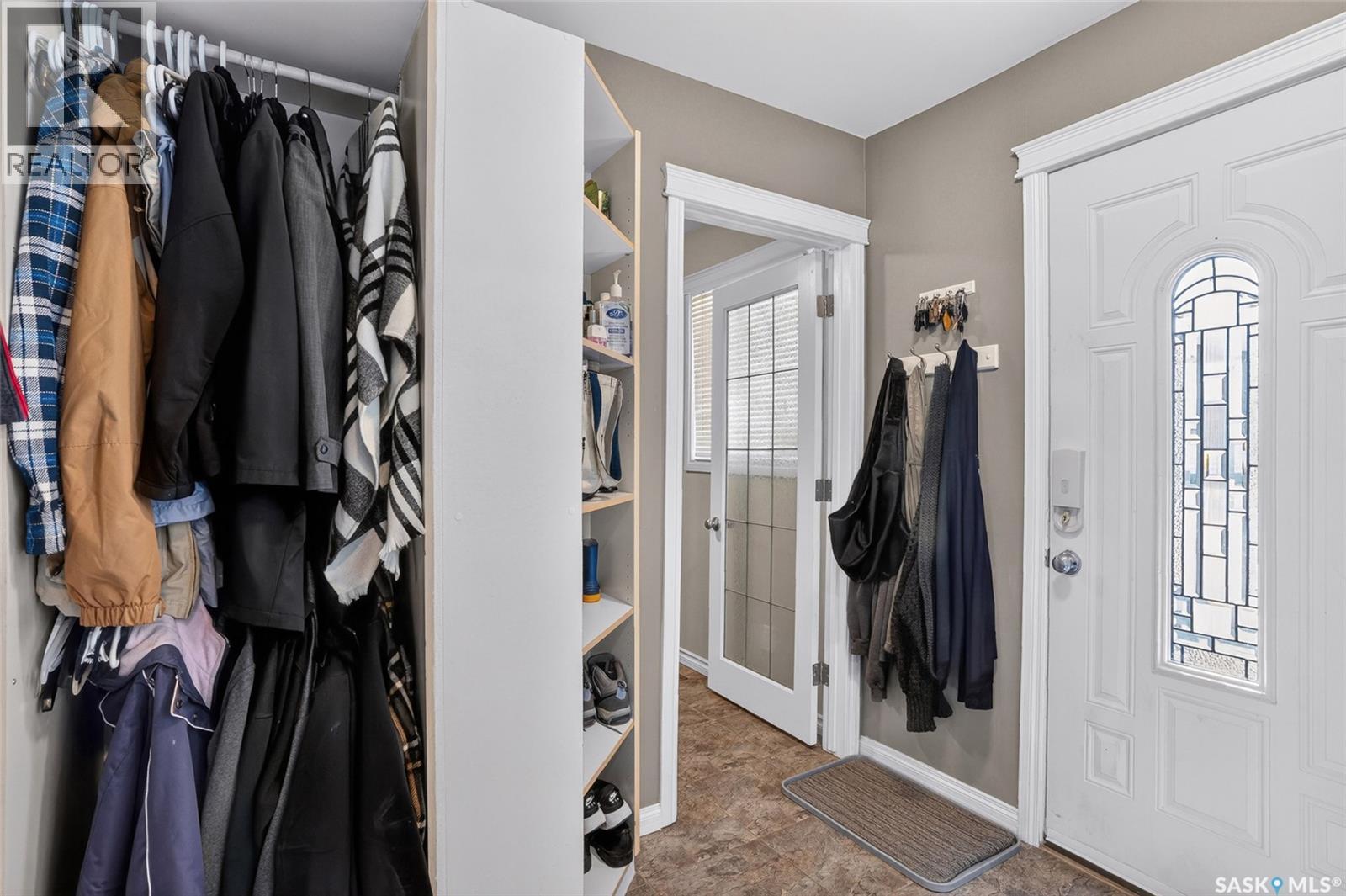 215 Neatby Crescent, Saskatoon, Saskatchewan  S7M 4W9 - Photo 7 - SK037404