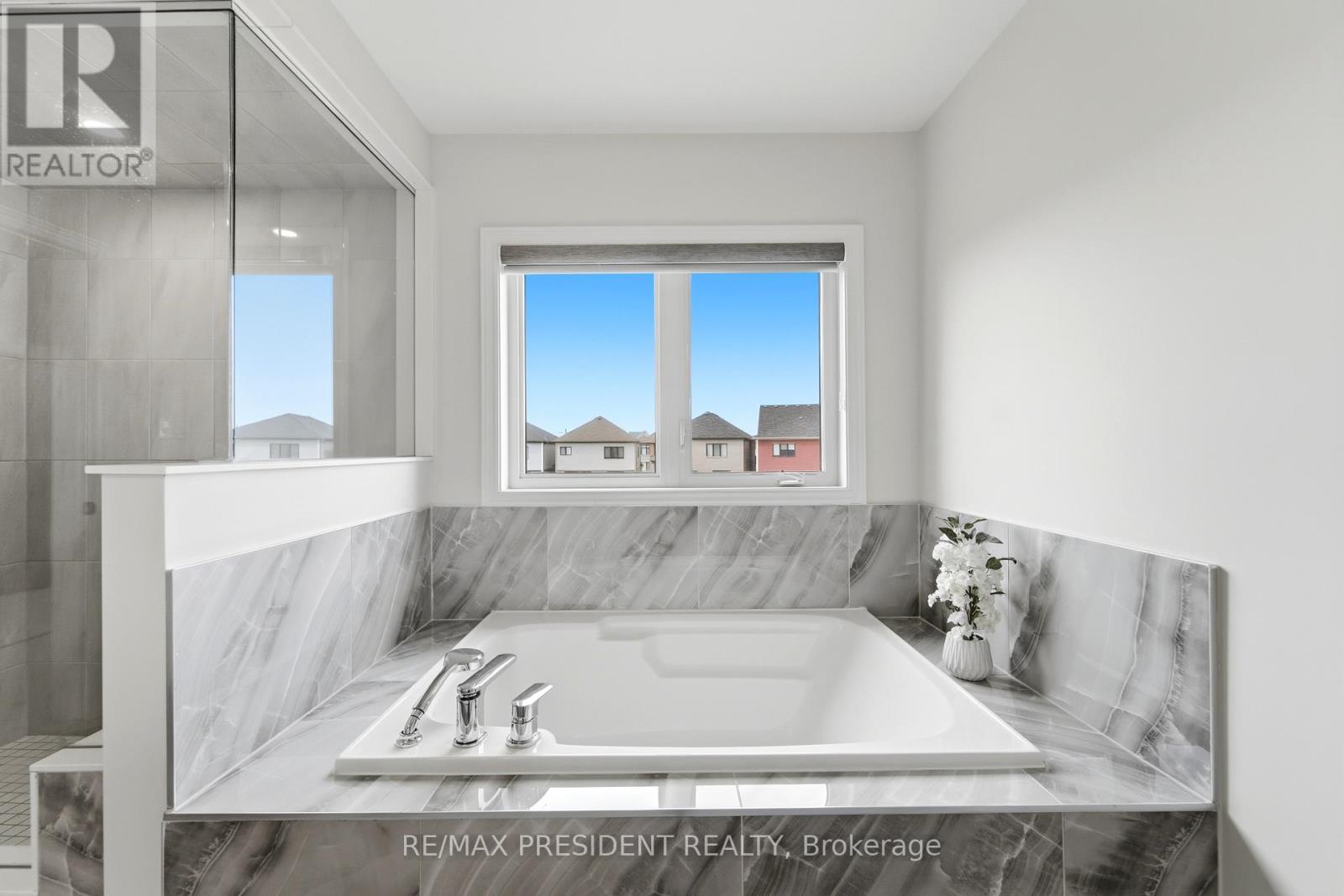 80 Explorer Way, Thorold, Ontario  L2V 0K3 - Photo 24 - X13212292