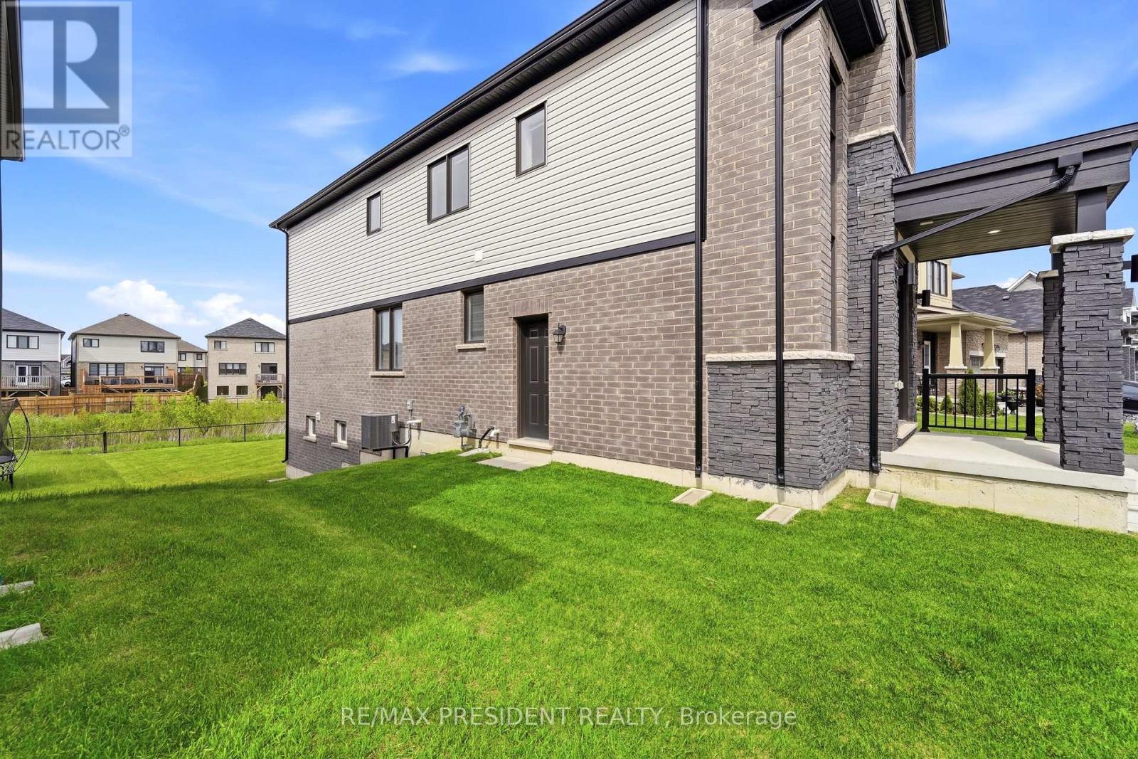 80 Explorer Way, Thorold, Ontario  L2V 0K3 - Photo 34 - X13212292