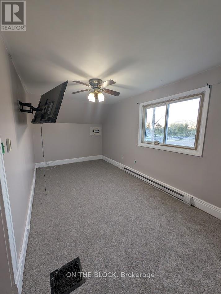 5b South Edgeware Road, St. Thomas, Ontario  N5P 2G8 - Photo 2 - X13212404