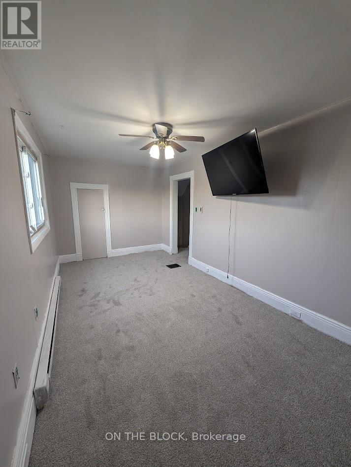 5b South Edgeware Road, St. Thomas, Ontario  N5P 2G8 - Photo 3 - X13212404