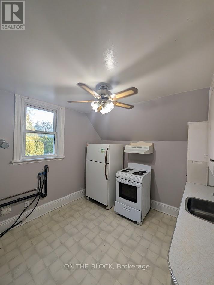 5b South Edgeware Road, St. Thomas, Ontario  N5P 2G8 - Photo 4 - X13212404