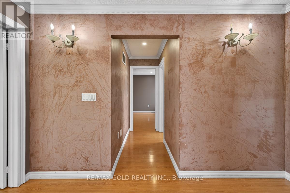 61 Whitwell Drive, Brampton, Ontario  L6P 1E5 - Photo 22 - W13209244