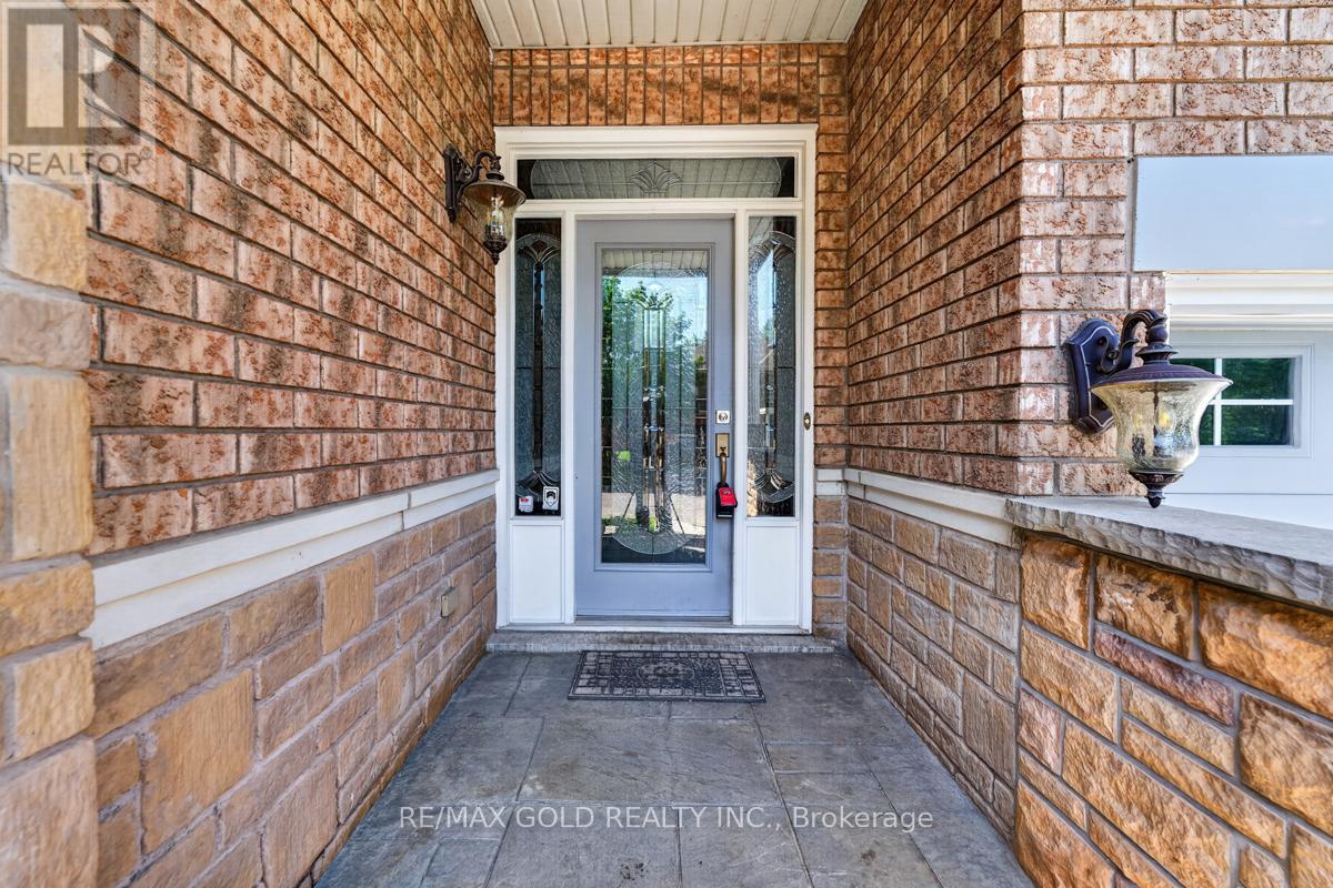 61 Whitwell Drive, Brampton, Ontario  L6P 1E5 - Photo 4 - W13209244