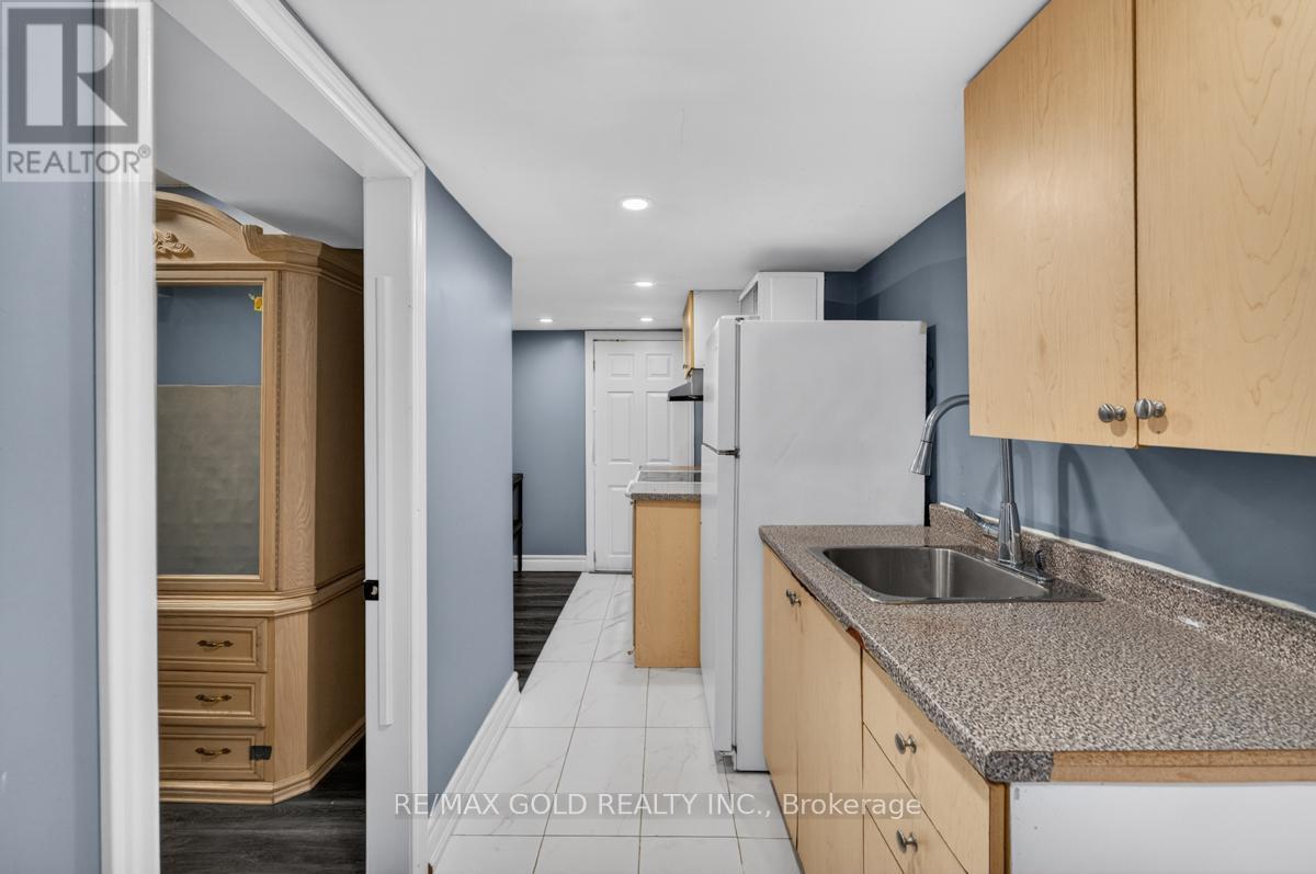 61 Whitwell Drive, Brampton, Ontario  L6P 1E5 - Photo 35 - W13209244