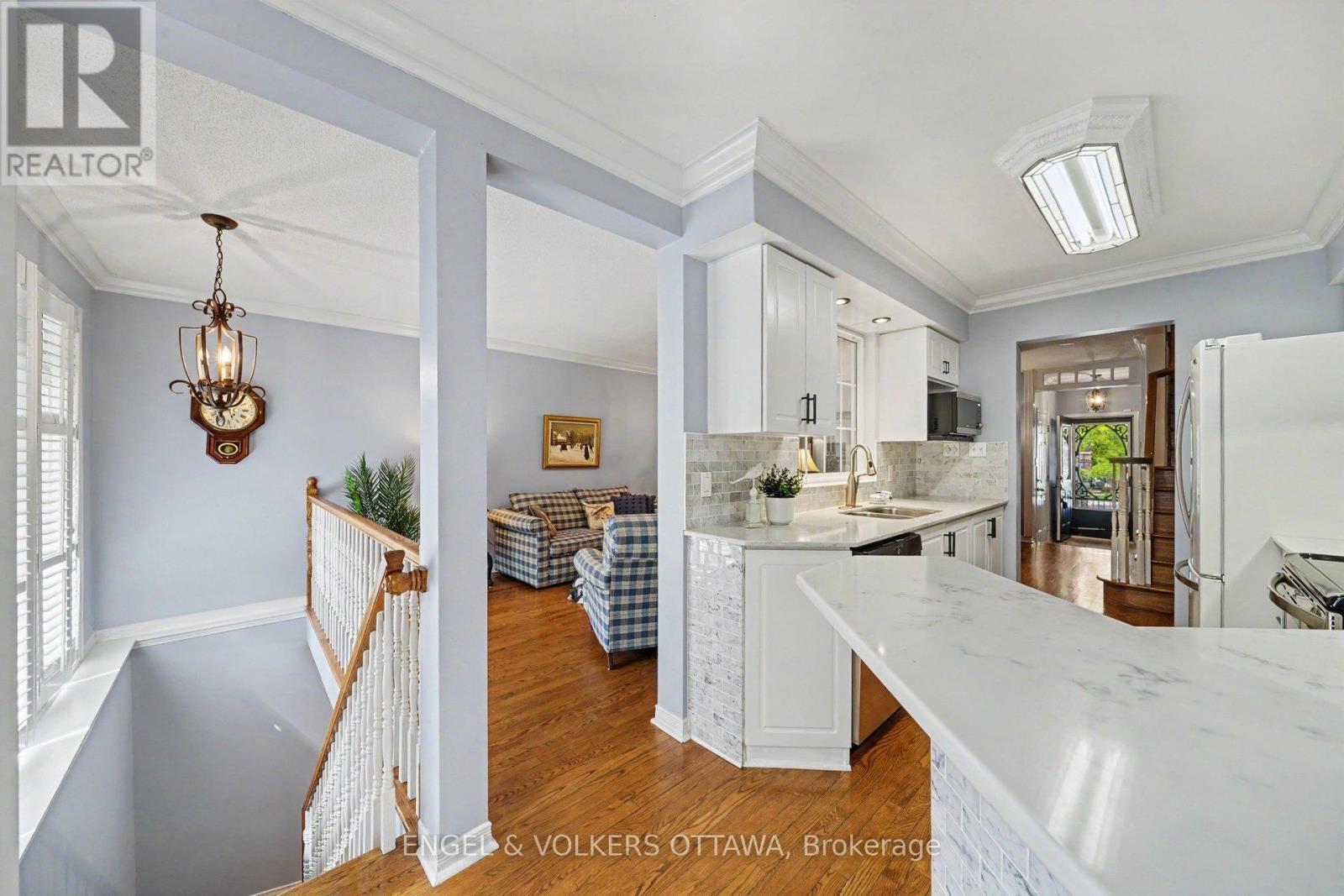 114 Rustwood Private, Ottawa, Ontario  K2J 5L5 - Photo 4 - X13212476
