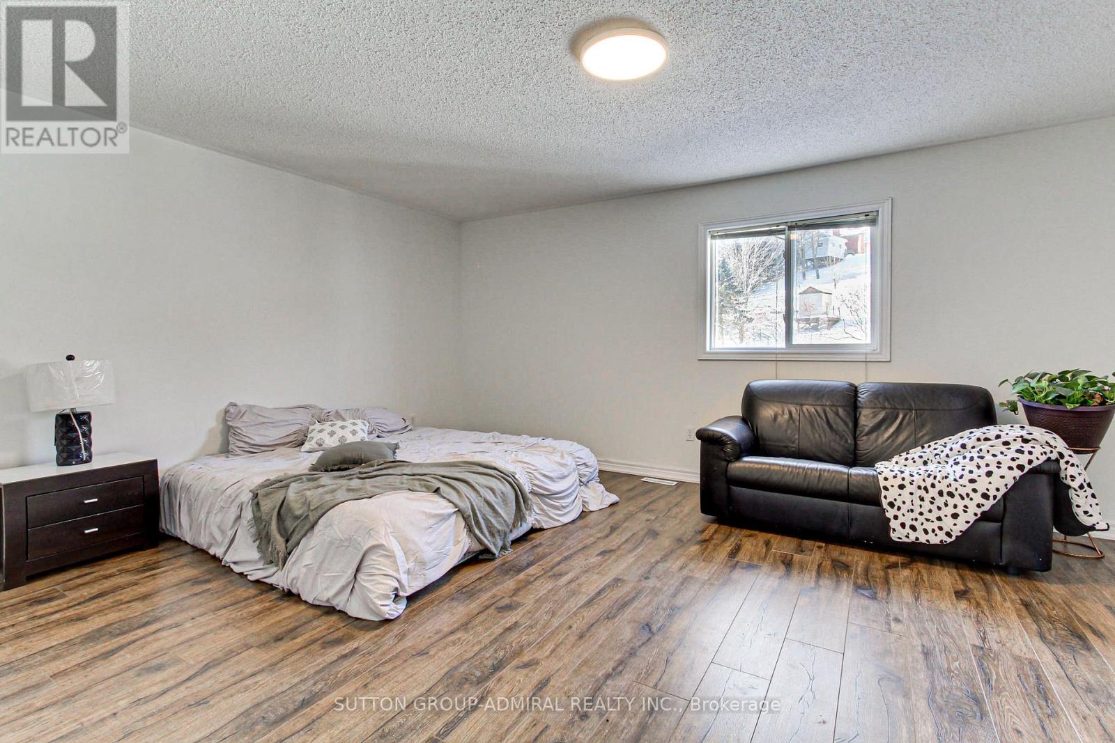 87 Stemmle Drive, Aurora, Ontario  L4G 6N4 - Photo 8 - N12761466
