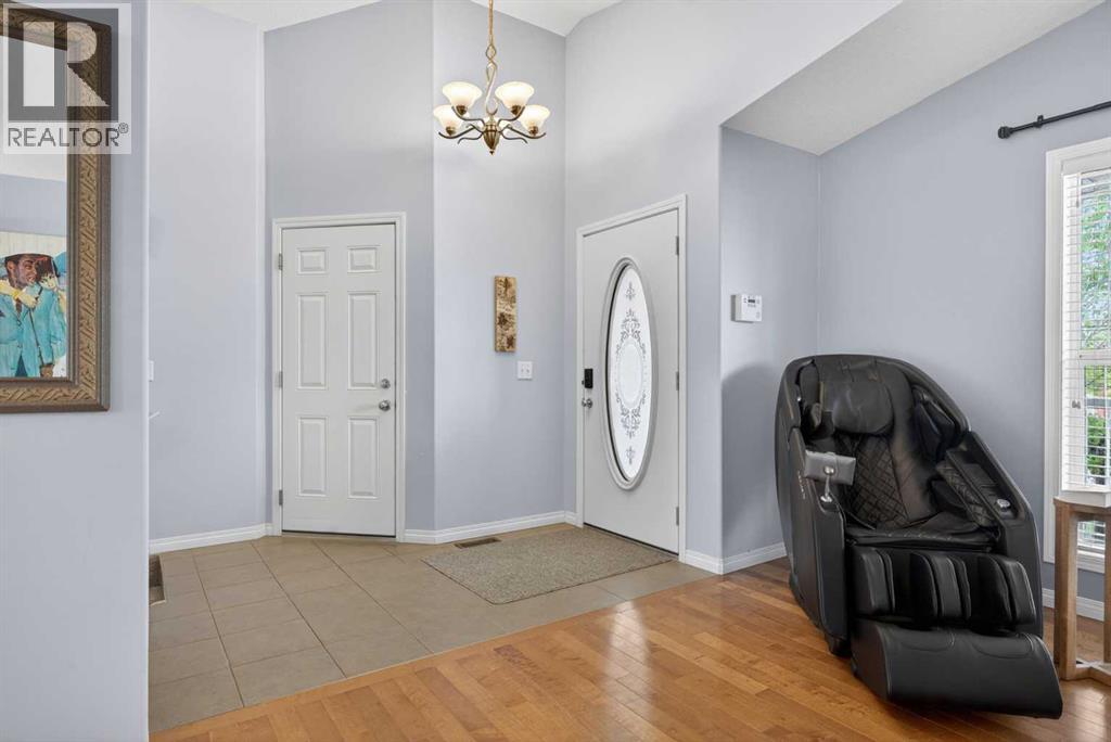412 Highland Close, Strathmore, Alberta  T2A 3M9 - Photo 3 - A2306186