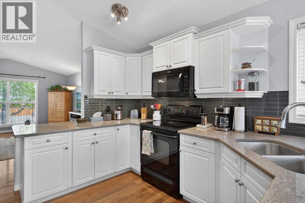 412 Highland Close, Strathmore, Alberta  T2A 3M9 - Photo 7 - A2306186