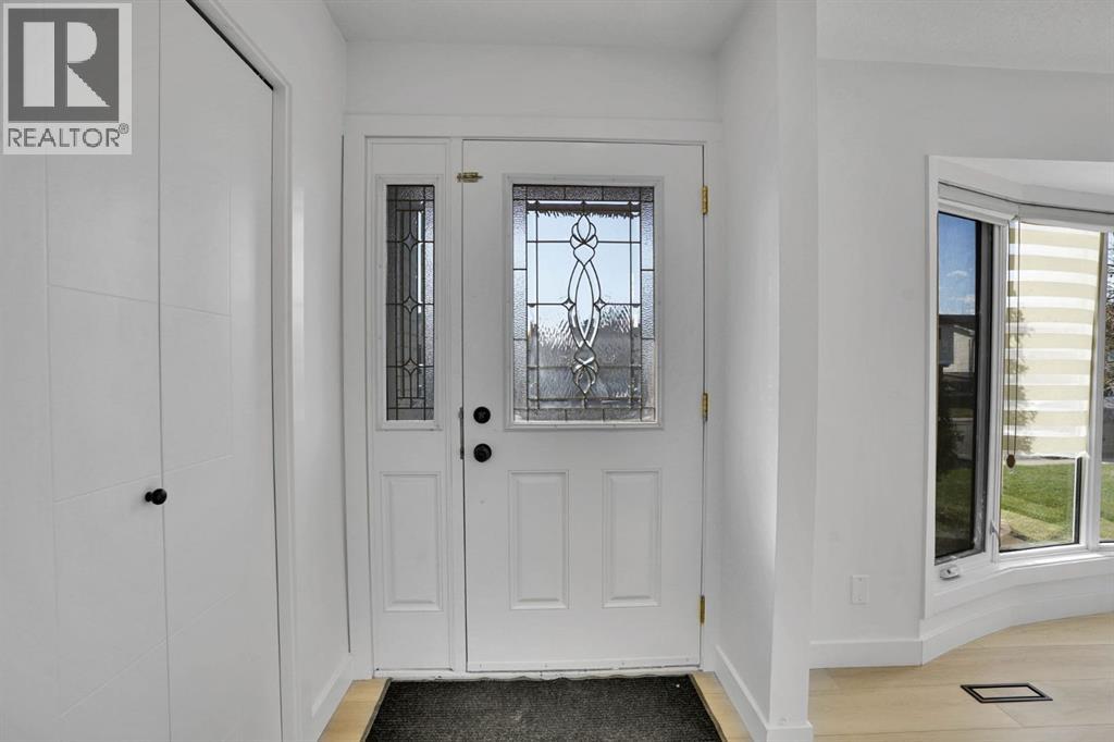 20 Templehill Crescent Ne, Calgary, Alberta  T1Y 4C5 - Photo 3 - A2309877