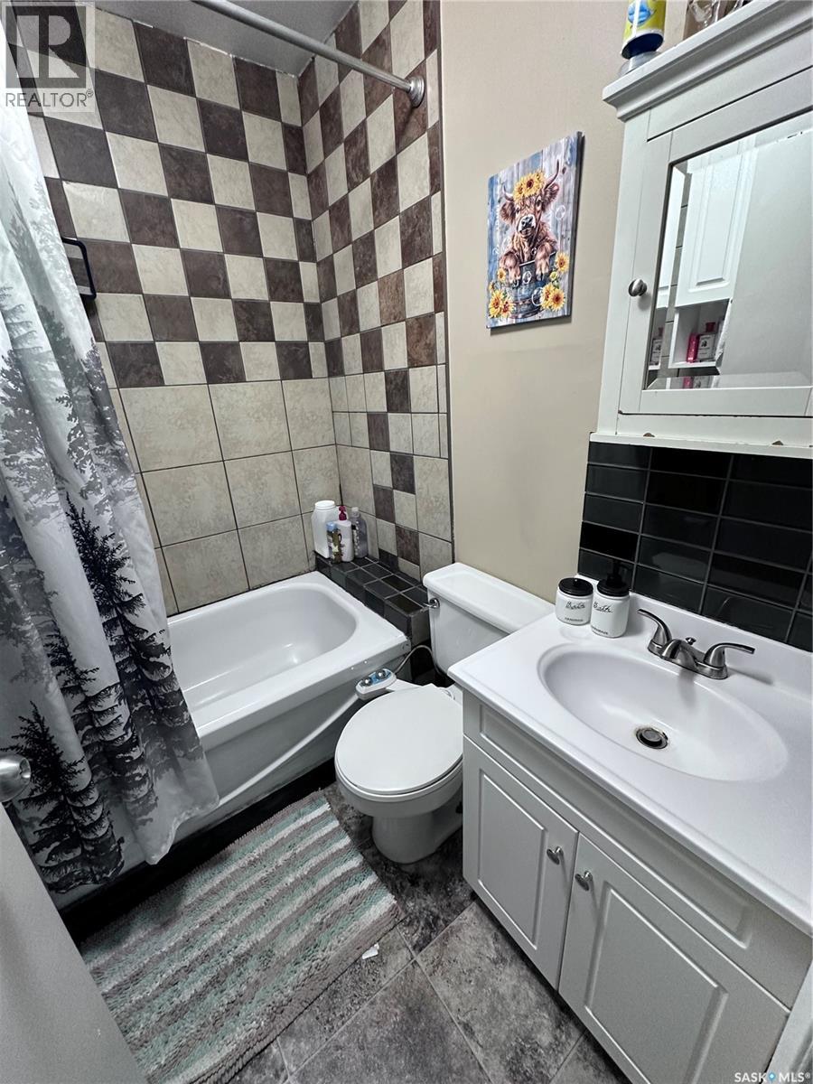 561 105th Street, North Battleford, Saskatchewan  S9A 1R6 - Photo 6 - SK037563