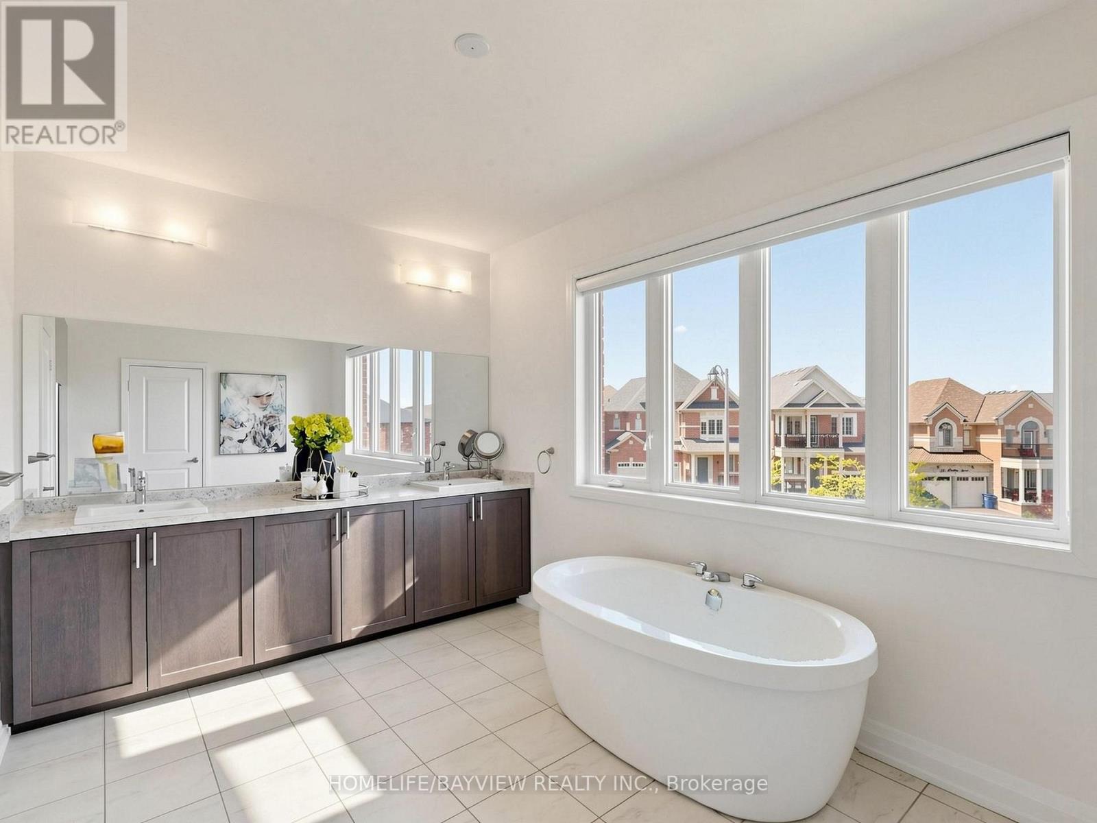 62 Pear Blossom Way, East Gwillimbury, Ontario  L9N 0S9 - Photo 23 - N13212494