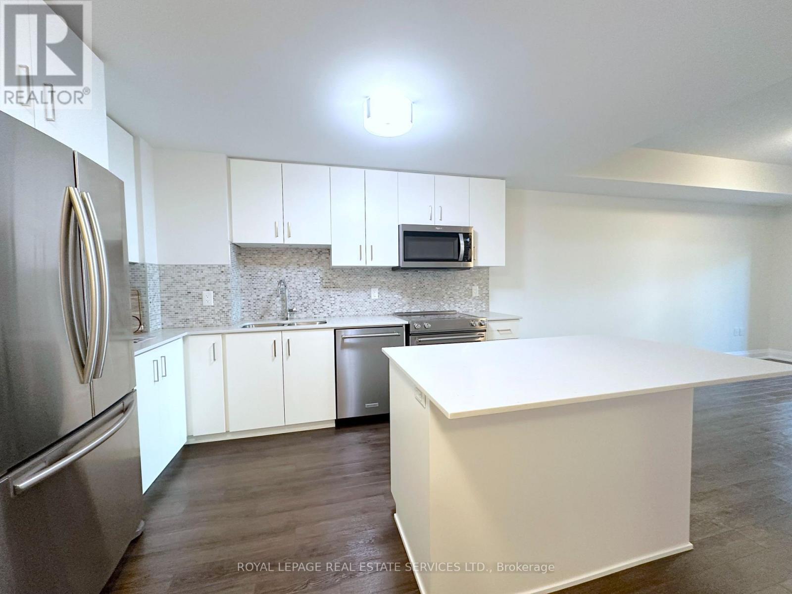 101 - 2333 Taunton Road, Oakville, Ontario  L6H 0N5 - Photo 2 - W13212428