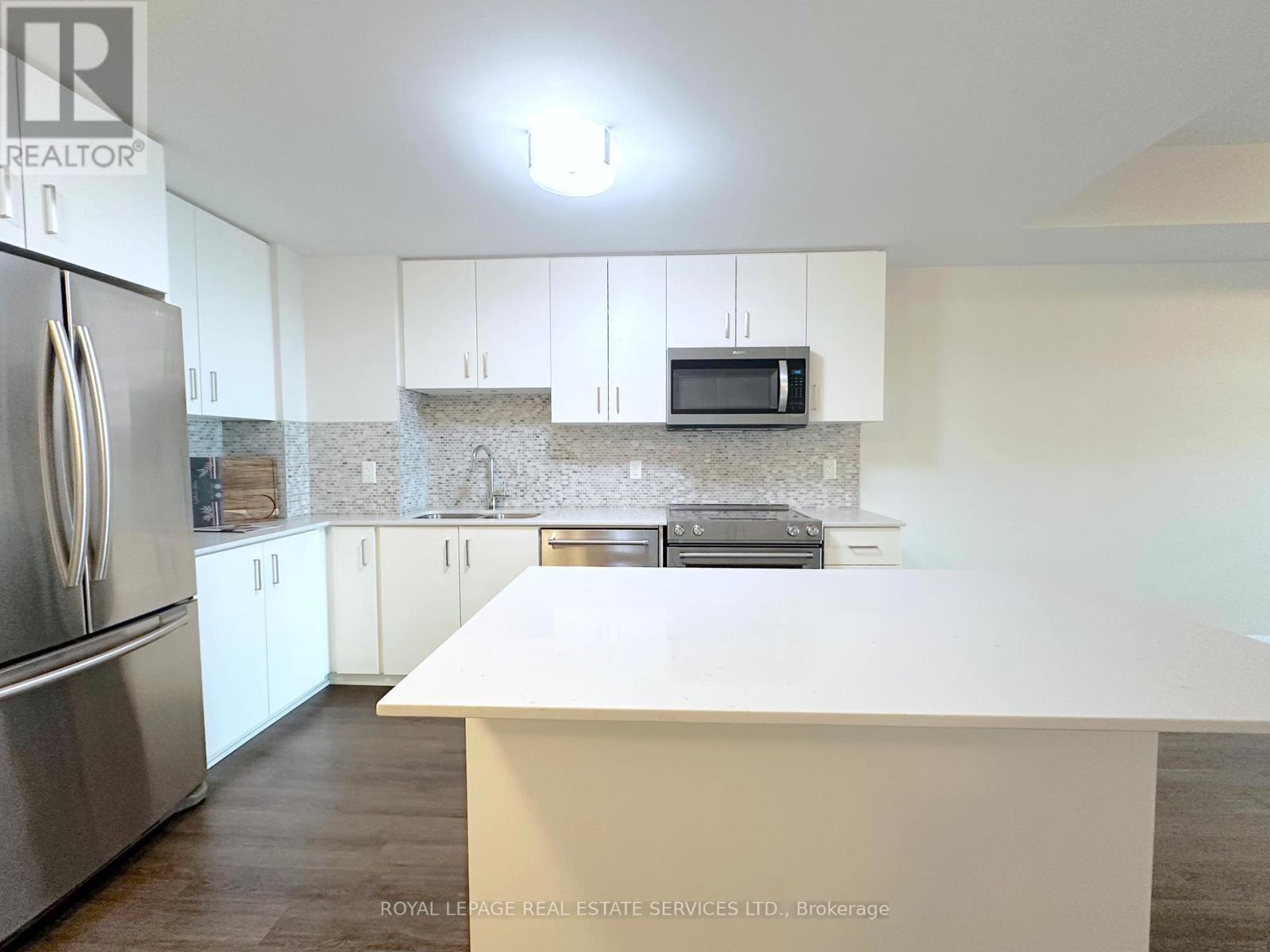 101 - 2333 Taunton Road, Oakville, Ontario  L6H 0N5 - Photo 3 - W13212428