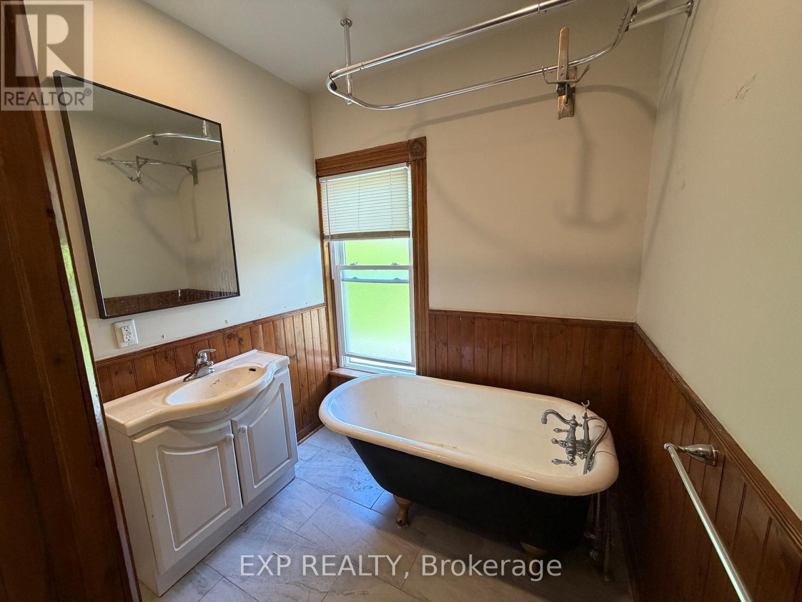 Upper - 22 First Street, Orangeville, Ontario  L9W 2C7 - Photo 12 - W13212432
