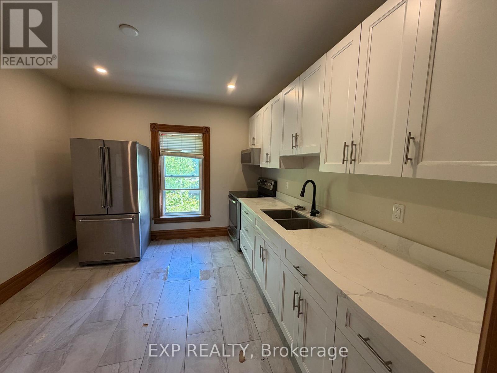 Upper - 22 First Street, Orangeville, Ontario  L9W 2C7 - Photo 7 - W13212432