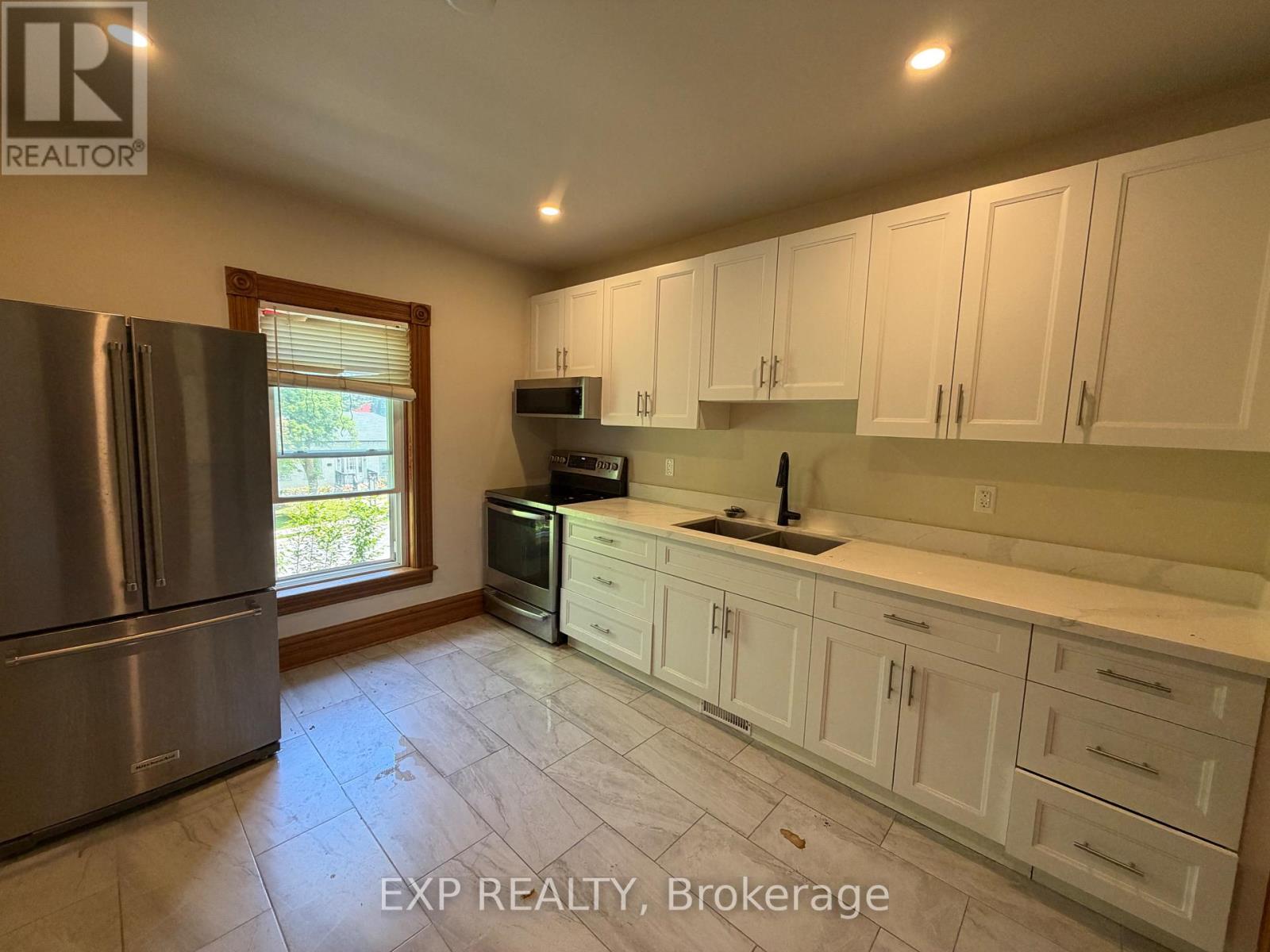 Upper - 22 First Street, Orangeville, Ontario  L9W 2C7 - Photo 8 - W13212432