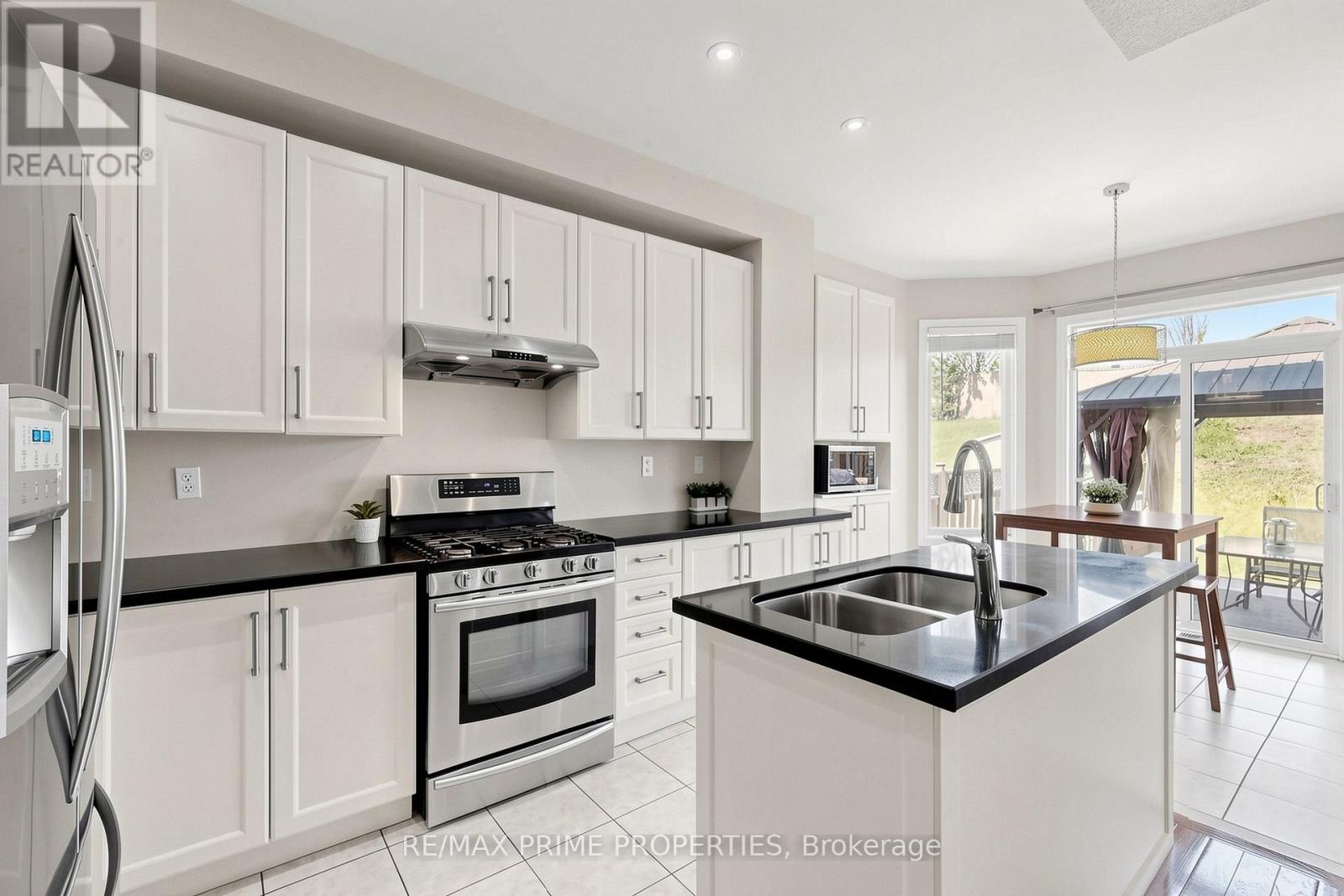 68 Harbourtown Crescent, Brampton, Ontario  L6V 4P5 - Photo 10 - W13212442
