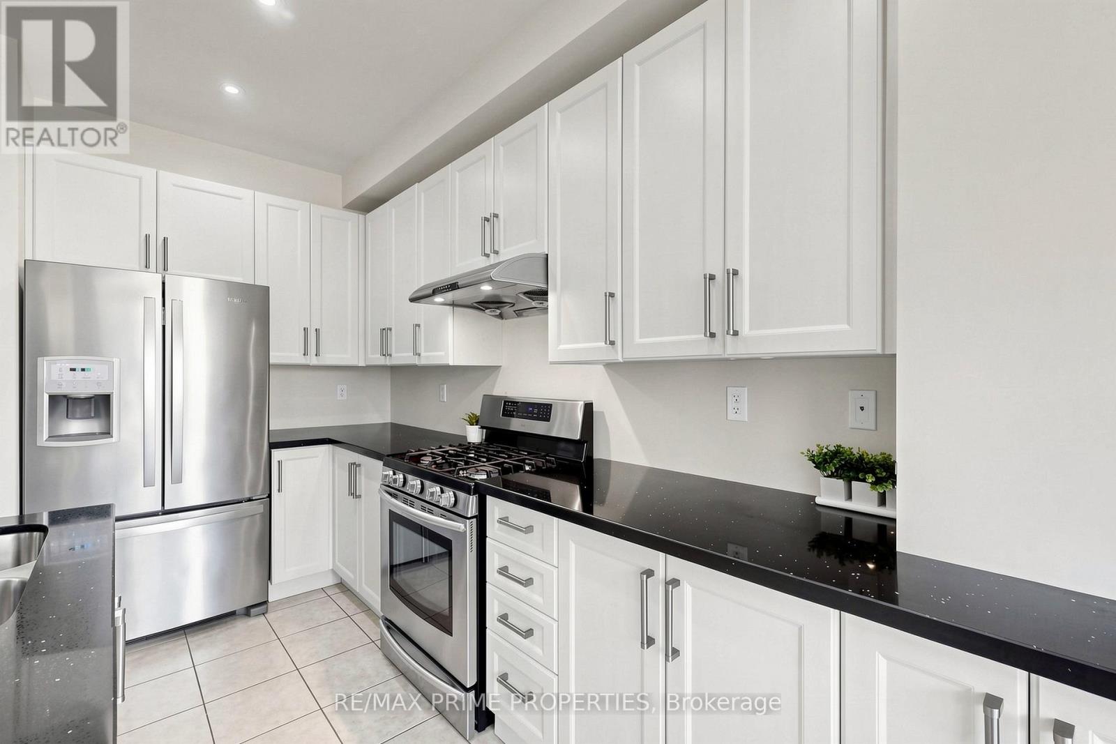 68 Harbourtown Crescent, Brampton, Ontario  L6V 4P5 - Photo 13 - W13212442