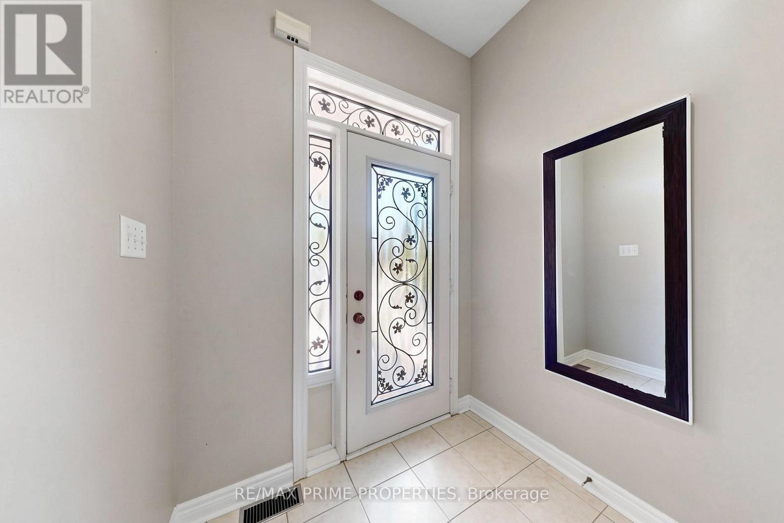 68 Harbourtown Crescent, Brampton, Ontario  L6V 4P5 - Photo 3 - W13212442