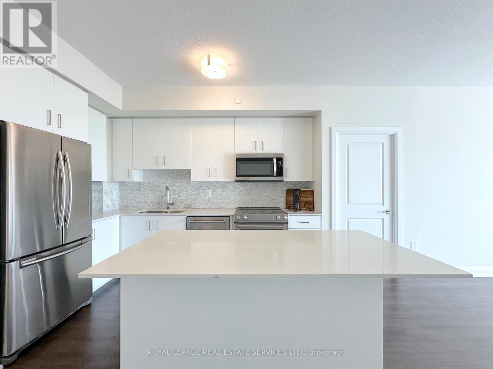209 - 2333 Taunton Road, Oakville, Ontario  L6H 0N5 - Photo 2 - W13212468