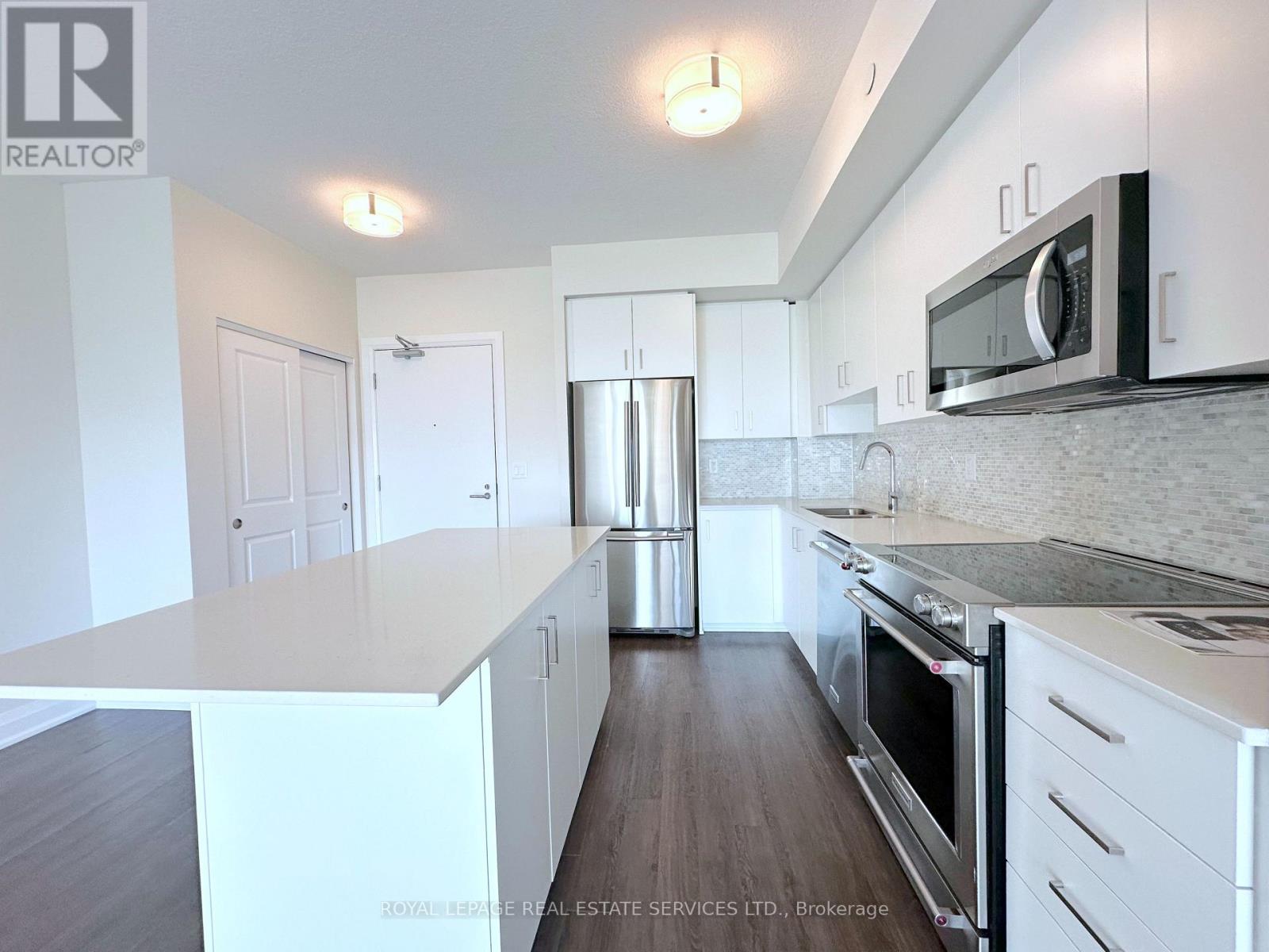 209 - 2333 Taunton Road, Oakville, Ontario  L6H 0N5 - Photo 3 - W13212468