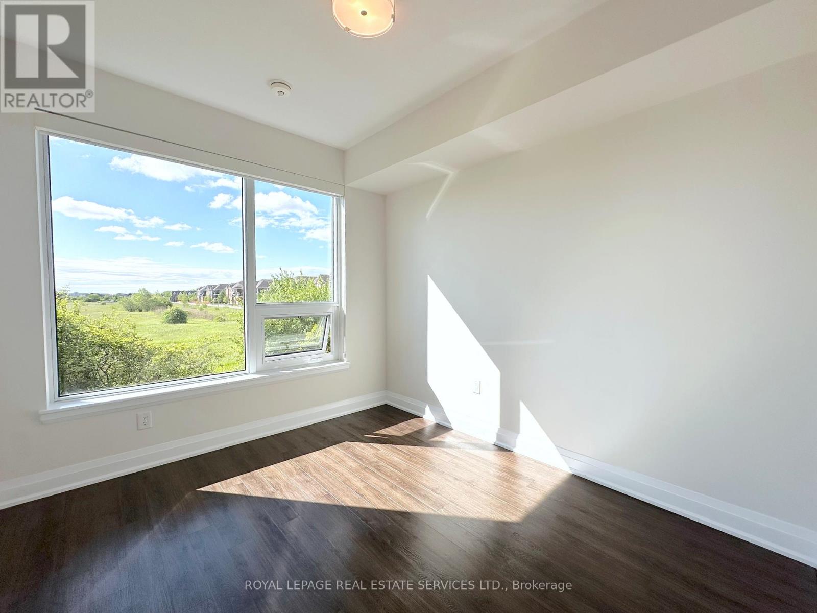 209 - 2333 Taunton Road, Oakville, Ontario  L6H 0N5 - Photo 7 - W13212468
