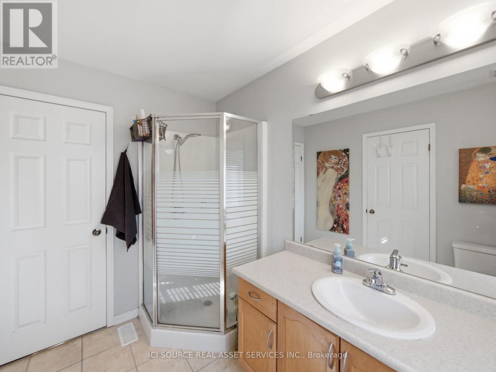 22 - 163 Livingston Avenue, Grimsby, Ontario  L3M 5S8 - Photo 14 - X13212416