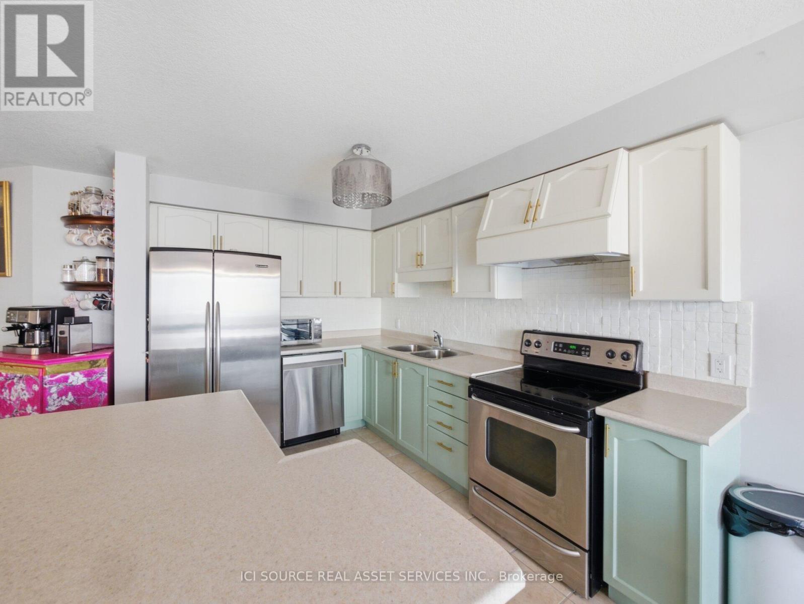 22 - 163 Livingston Avenue, Grimsby, Ontario  L3M 5S8 - Photo 6 - X13212416