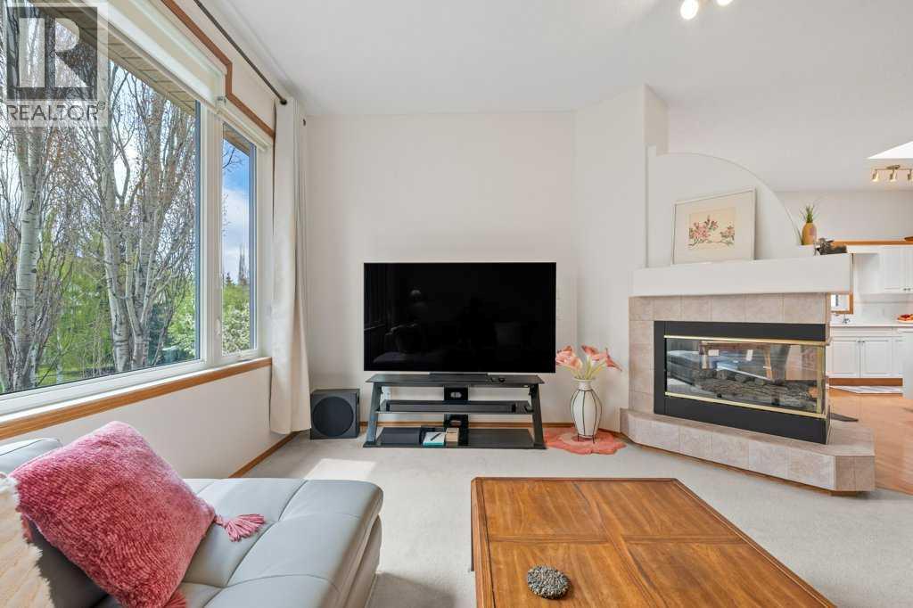 125 Woodpark Close Sw, Calgary, Alberta  T2W 6H1 - Photo 14 - A2313625