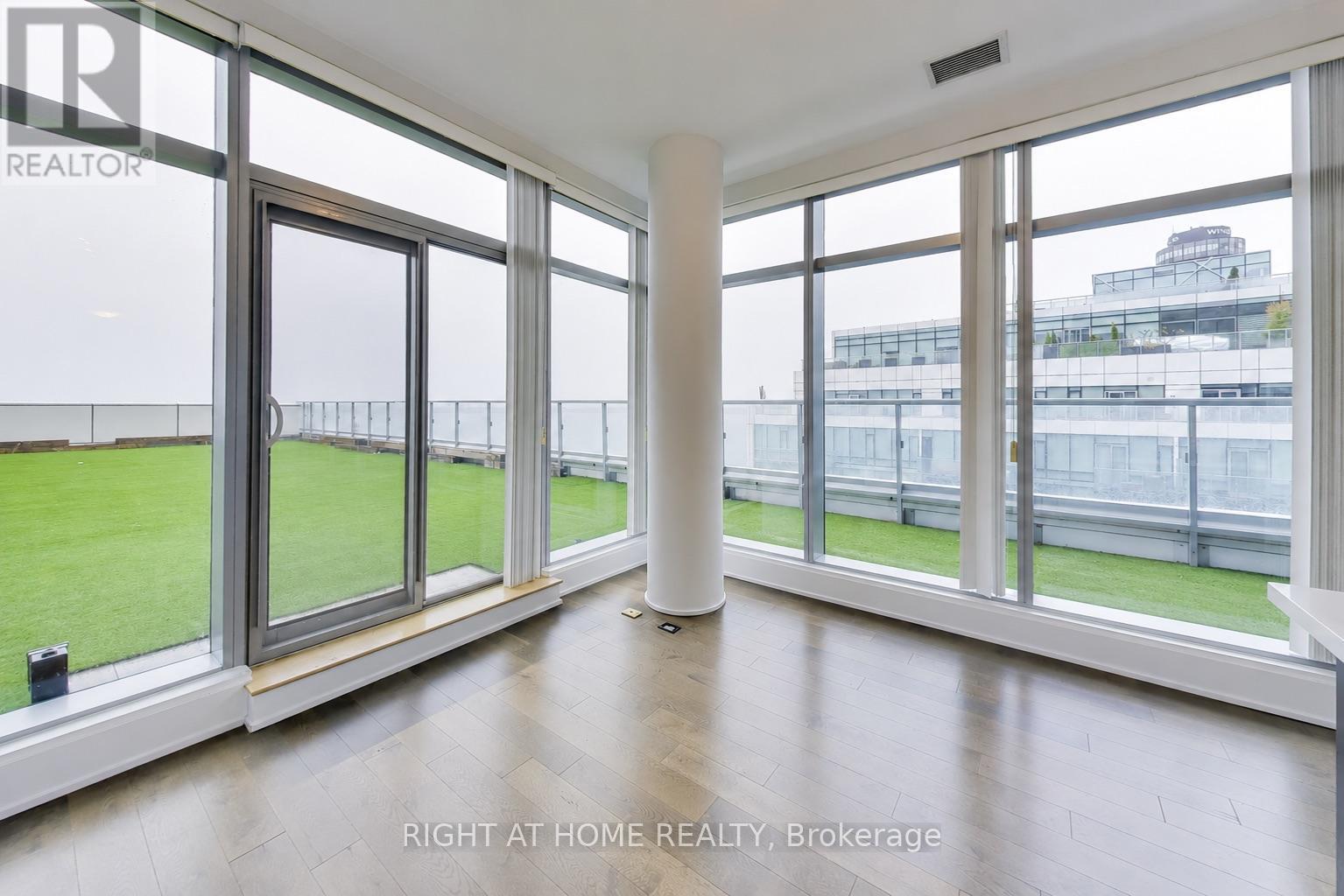 1126 - 39 Queens Quay E, Toronto, Ontario  M5E 0A5 - Photo 2 - C13212518